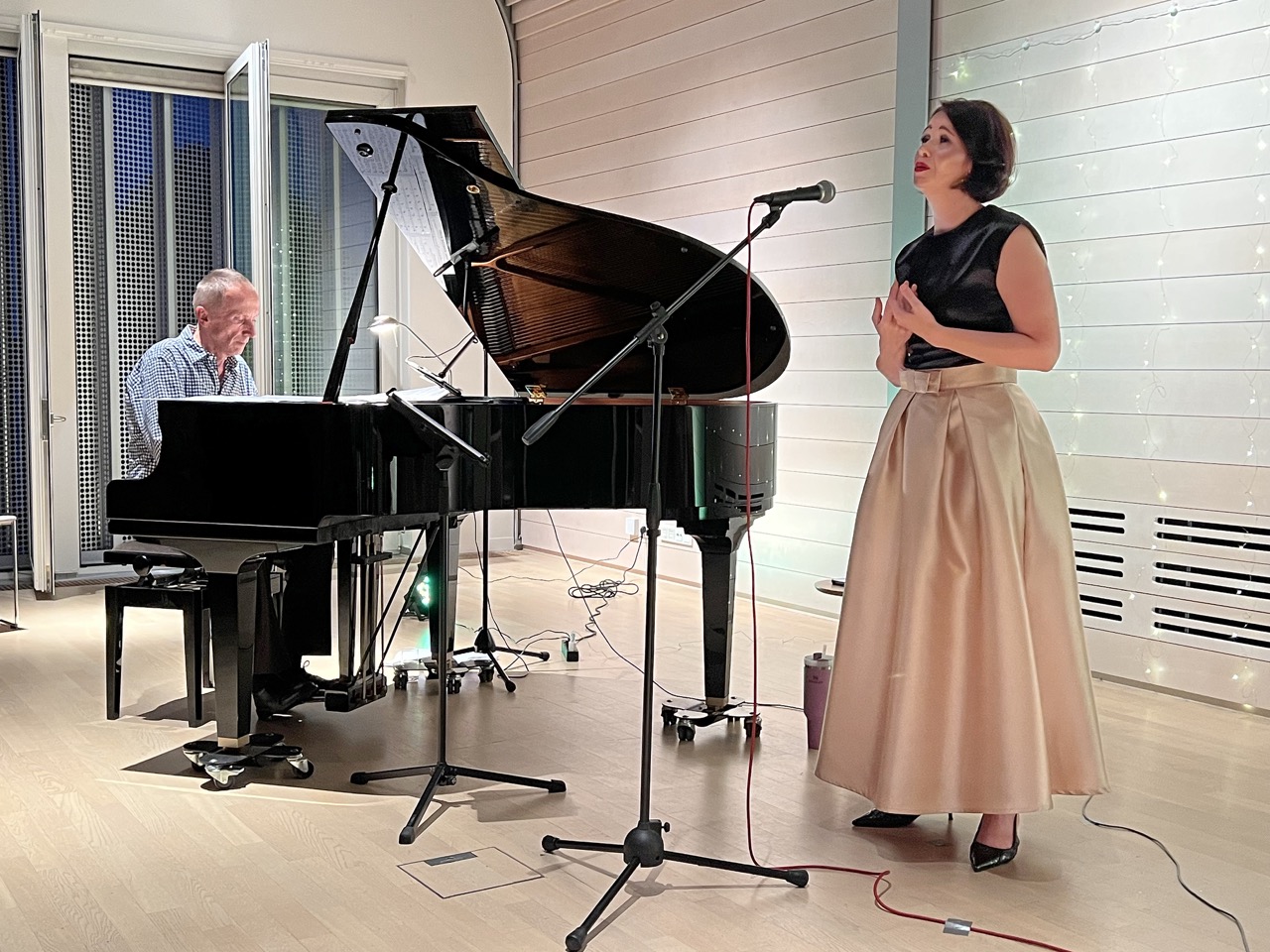 Urška Štampe solo performance
